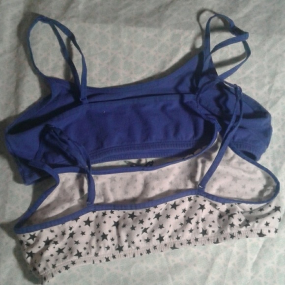 A set of 2 training bras - Picture 2 of 4